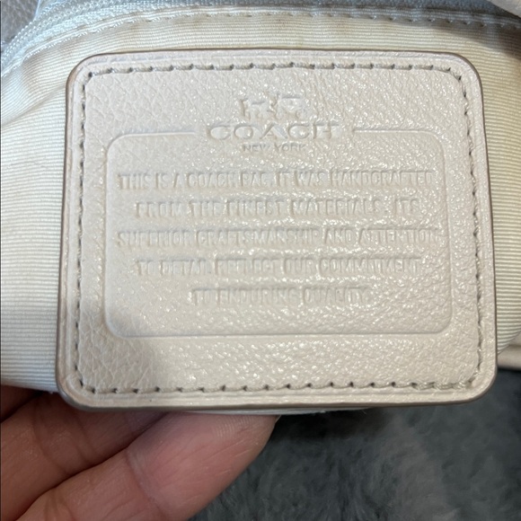 Coach Madison Phoebe Ivory Pebble Leather Shoulder Bag EUC retail $395 - Picture 10 of 11